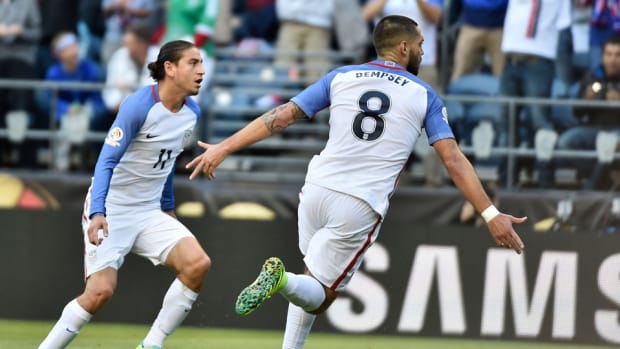 dempsey-bedoya-usa-ecuador.jpg